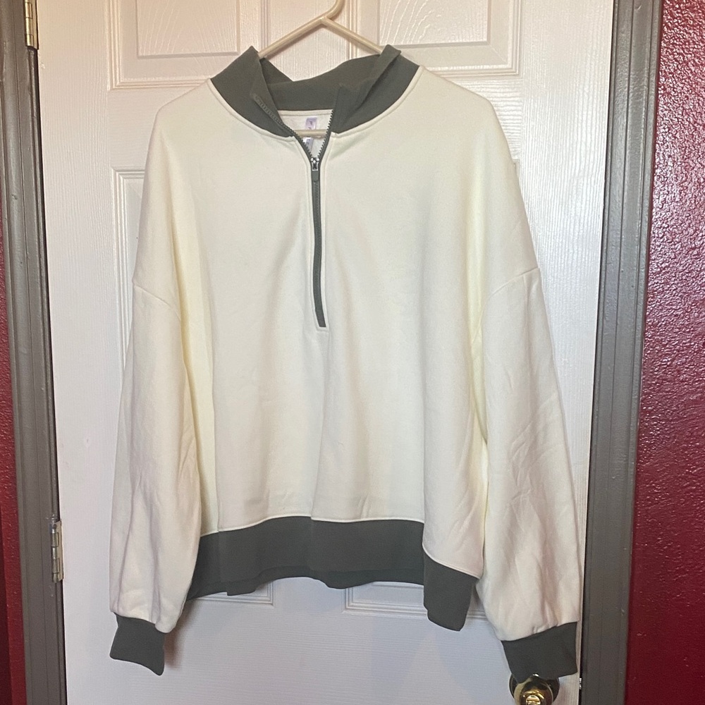 Fabletics Cream and Forest Green Half-Zip Sweatshirt